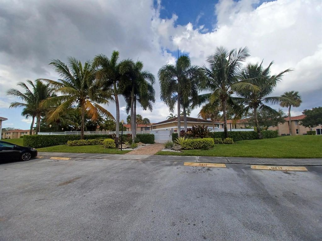 10036 Twin Lakes Drive 37-f, Coral Springs, FL 33071