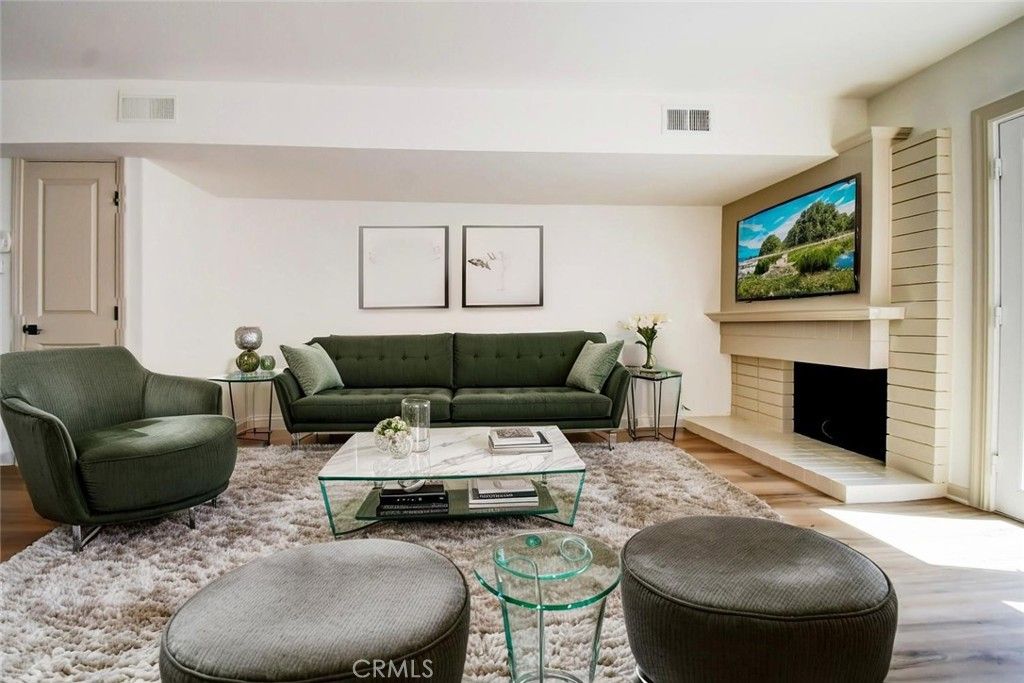 Image 4 of property listing at 451 Bolero, Newport Beach, CA 92663