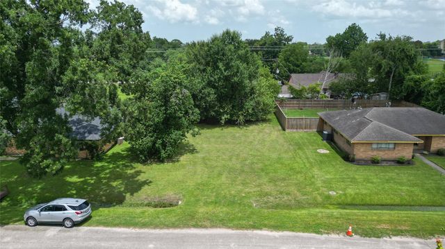 7602 Echo Brook Drive, Houston, TX 77037