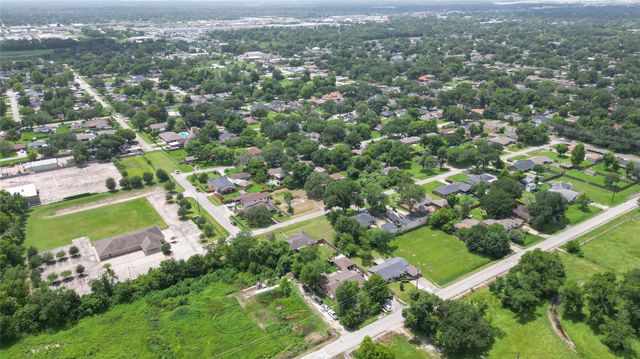 7602 Echo Brook Drive, Houston, TX 77037