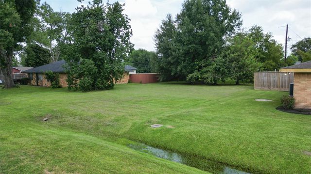 7602 Echo Brook Drive, Houston, TX 77037