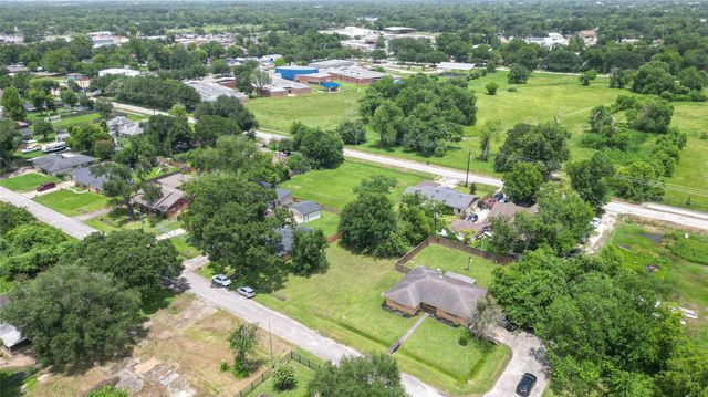 7602 Echo Brook Drive, Houston, TX 77037