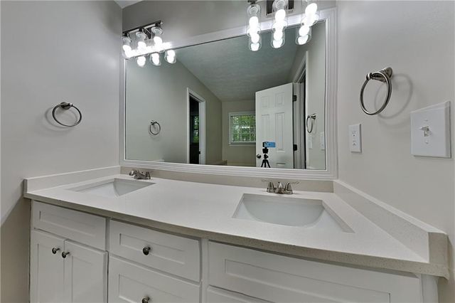 2210 Grayfield Drive, Grayson, GA 30017