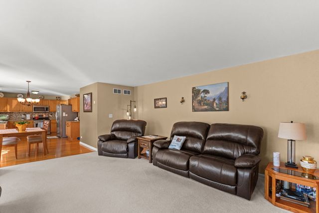 1460 Prairie Crossing Drive, West Chicago, IL 60185