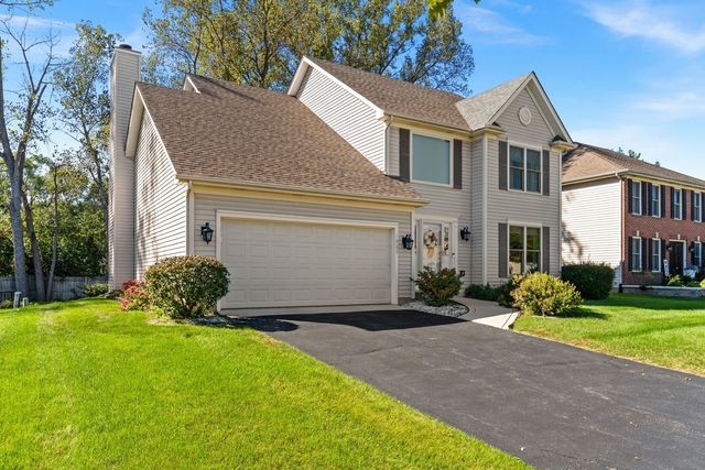1460 Prairie Crossing Drive, West Chicago, IL 60185