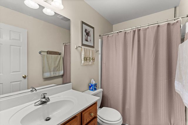 1460 Prairie Crossing Drive, West Chicago, IL 60185
