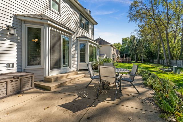 1460 Prairie Crossing Drive, West Chicago, IL 60185