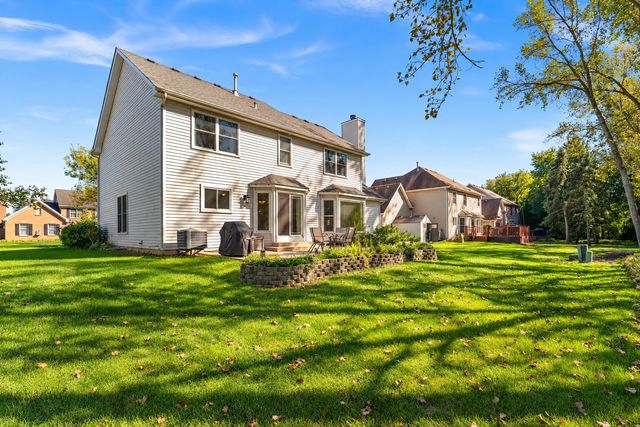 1460 Prairie Crossing Drive, West Chicago, IL 60185