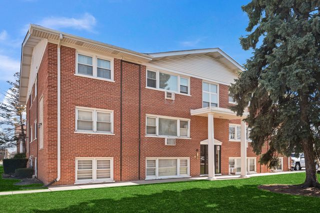 10121 Hartford Court 1B, Schiller Park, IL 60176
