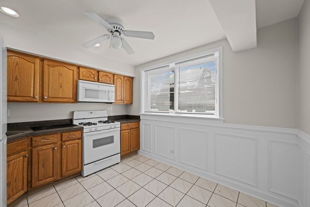 10121 Hartford Court 1B, Schiller Park, IL 60176