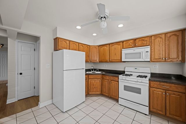 10121 Hartford Court 1B, Schiller Park, IL 60176