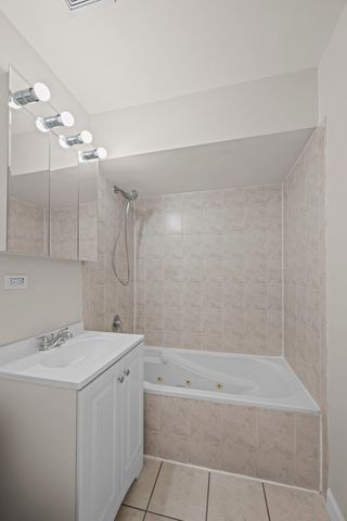 10121 Hartford Court 1B, Schiller Park, IL 60176