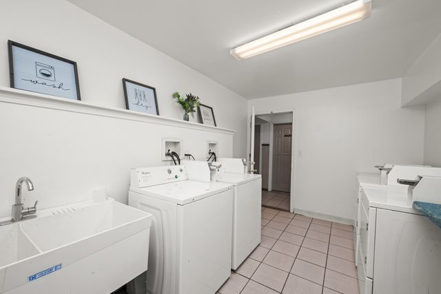 10121 Hartford Court 1B, Schiller Park, IL 60176