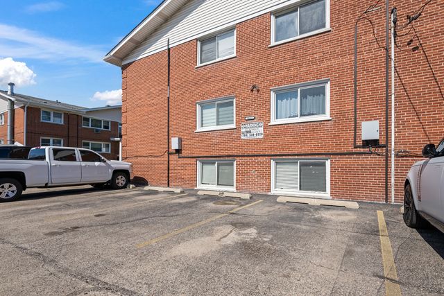 10121 Hartford Court 1B, Schiller Park, IL 60176