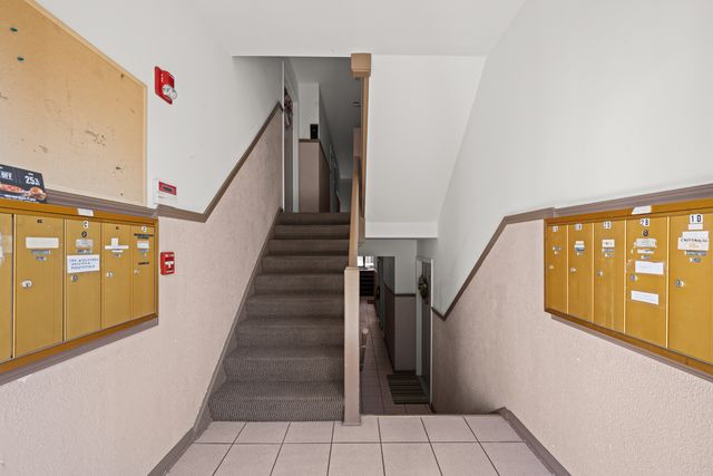 10121 Hartford Court 1B, Schiller Park, IL 60176