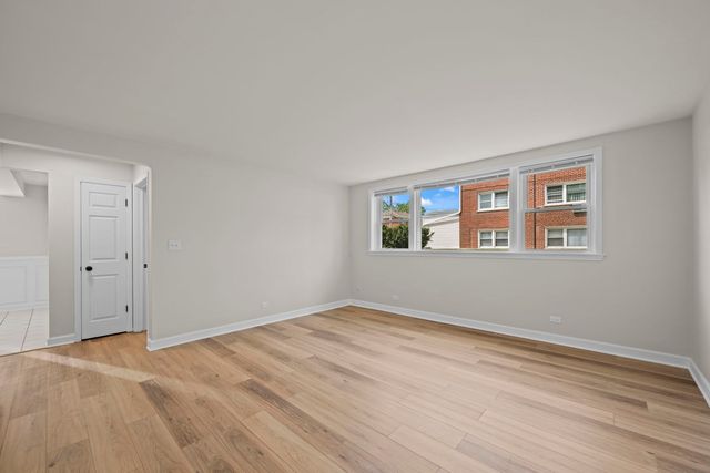 10121 Hartford Court 1B, Schiller Park, IL 60176
