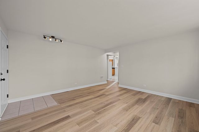 10121 Hartford Court 1B, Schiller Park, IL 60176