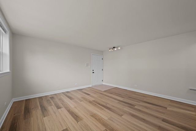 10121 Hartford Court 1B, Schiller Park, IL 60176