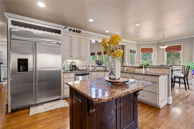 543 Grassmeade Way, Snellville, GA 30078