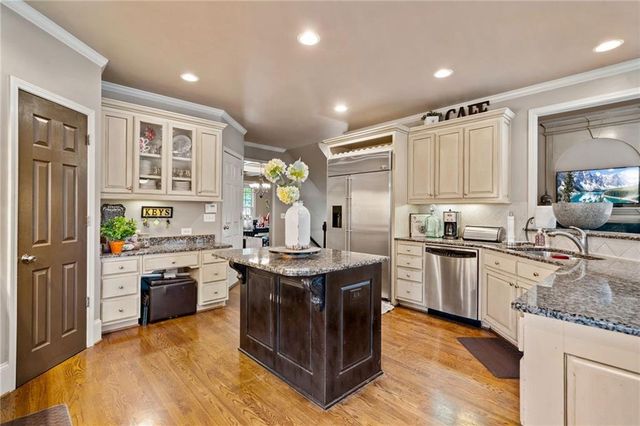 543 Grassmeade Way, Snellville, GA 30078