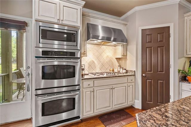 543 Grassmeade Way, Snellville, GA 30078