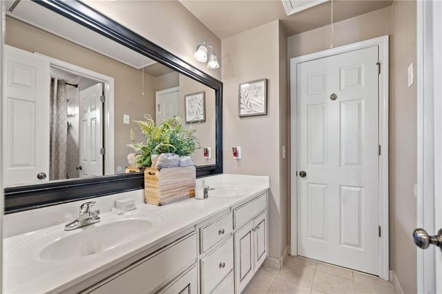 543 Grassmeade Way, Snellville, GA 30078