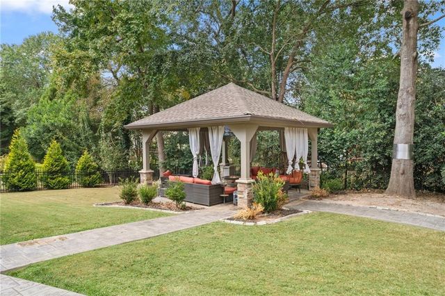 543 Grassmeade Way, Snellville, GA 30078