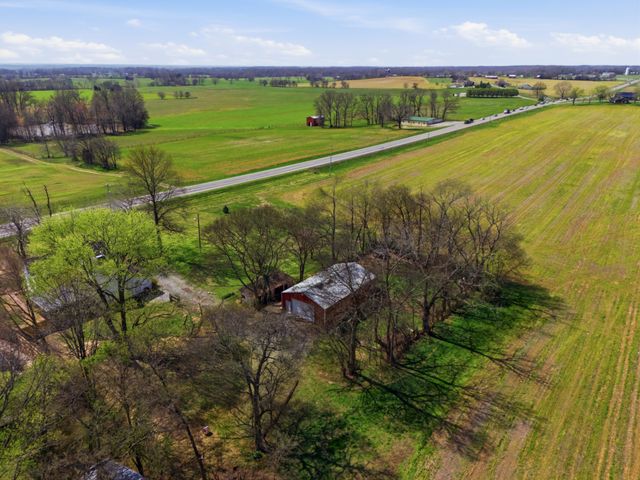 6013 Highway 41, N, Cedar Hill, TN 37032