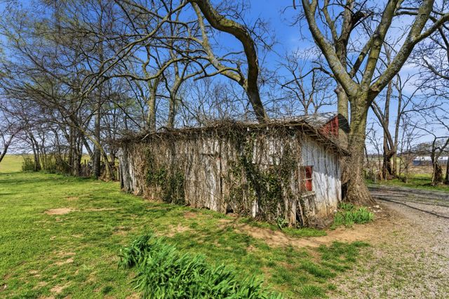 6013 Highway 41, N, Cedar Hill, TN 37032