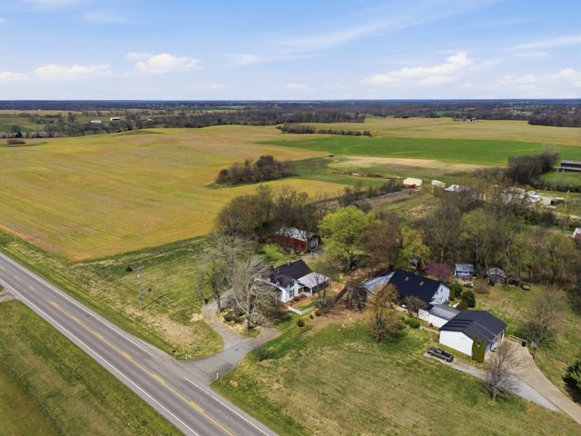 6013 Highway 41, N, Cedar Hill, TN 37032