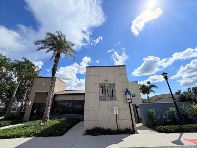 6824 CITRUS CREEK LANE, Tampa, FL 33625