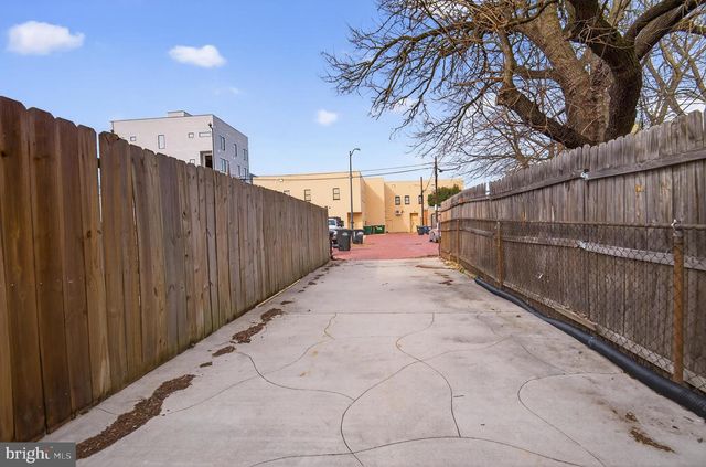 315 16TH ST SE, Washington, DC 20003