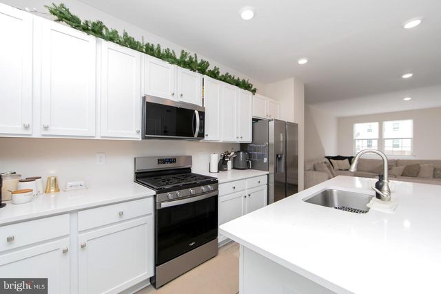 272 MACOUN WAY, Glassboro, NJ 08028