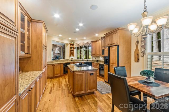 6 Jasmine Lane, Brevard, NC 28712