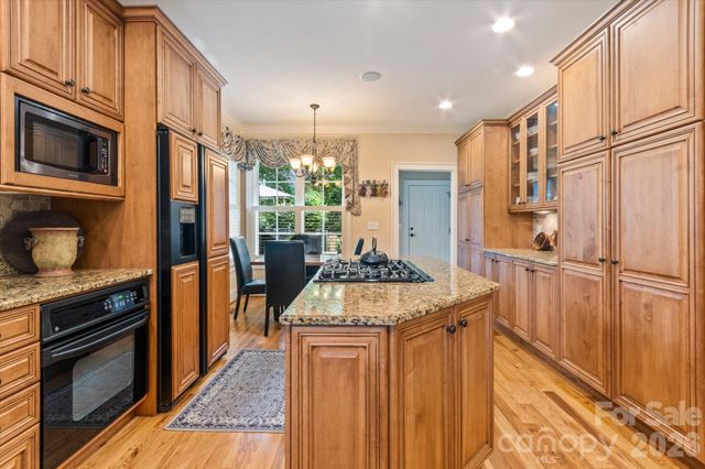 6 Jasmine Lane, Brevard, NC 28712