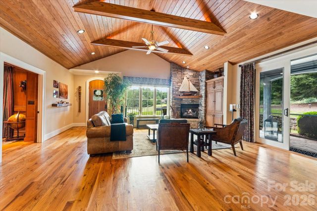 6 Jasmine Lane, Brevard, NC 28712