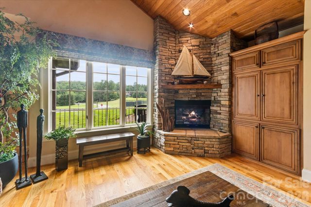 6 Jasmine Lane, Brevard, NC 28712