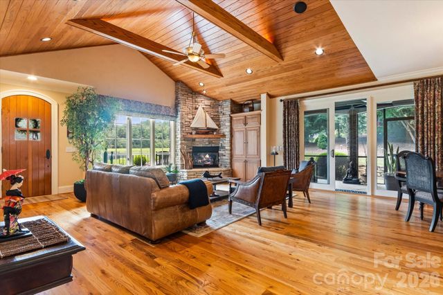 6 Jasmine Lane, Brevard, NC 28712