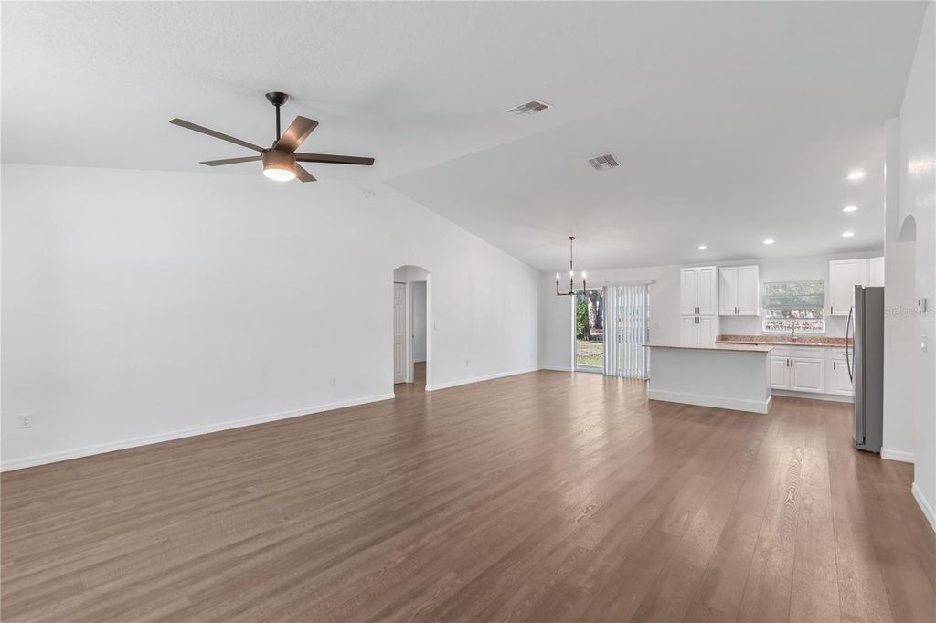 Image 15 of property listing at 9069 SE 156TH STREET, Summerfield, FL 34491