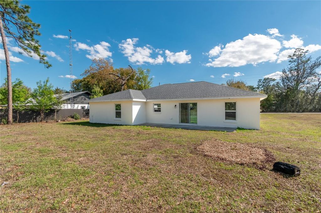 Image 7 of property listing at 9069 SE 156TH STREET, Summerfield, FL 34491