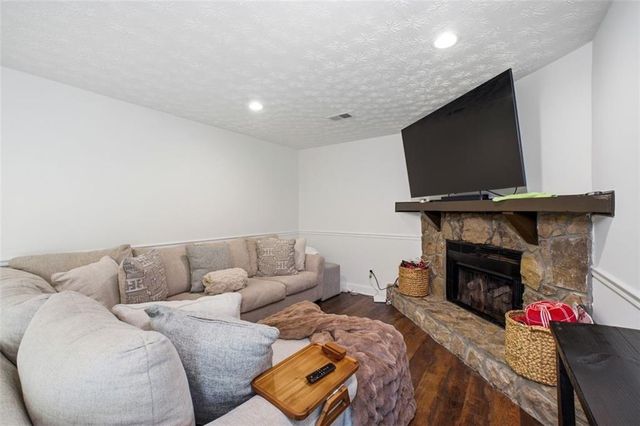 625 Cranberry Trail, Roswell, GA 30076