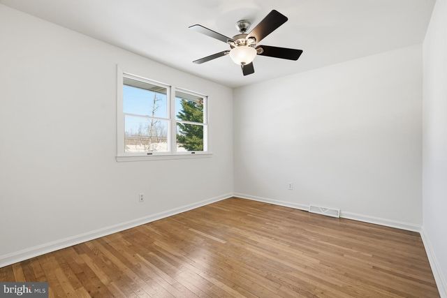 2213 RIVIERA LN, Wilmington, DE 19810