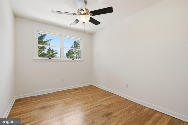 2213 RIVIERA LN, Wilmington, DE 19810