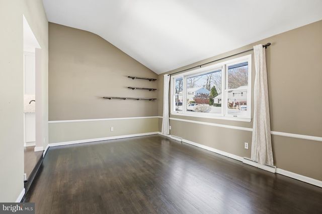 2213 RIVIERA LN, Wilmington, DE 19810