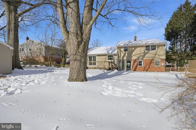 2213 RIVIERA LN, Wilmington, DE 19810