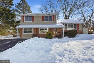 2213 RIVIERA LN, Wilmington, DE 19810