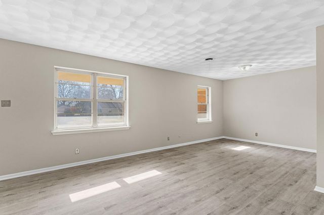 927 Poinsettia Drive, Lancaster, TX 75146