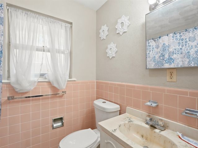 927 Poinsettia Drive, Lancaster, TX 75146