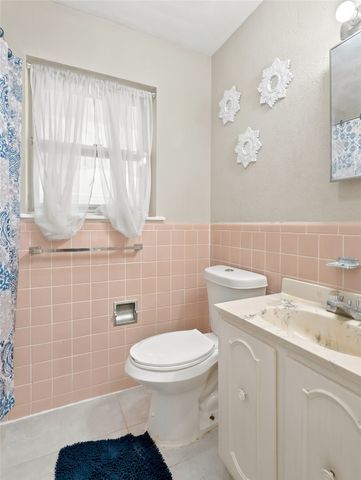 927 Poinsettia Drive, Lancaster, TX 75146