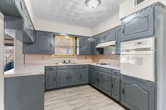 927 Poinsettia Drive, Lancaster, TX 75146